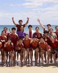 开云-北青：中国女足今日放弃室外有球合练，选择到海边散步来调节身体